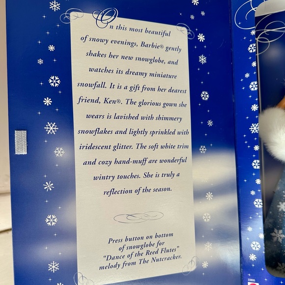 1999 Special Edition Snow Sensation Blonde Barbie Doll With Snow Globe - NIB - Picture 3 of 3